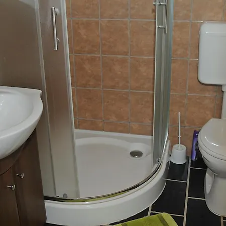 Vincze Vadasz Vendeghaz * Hotto